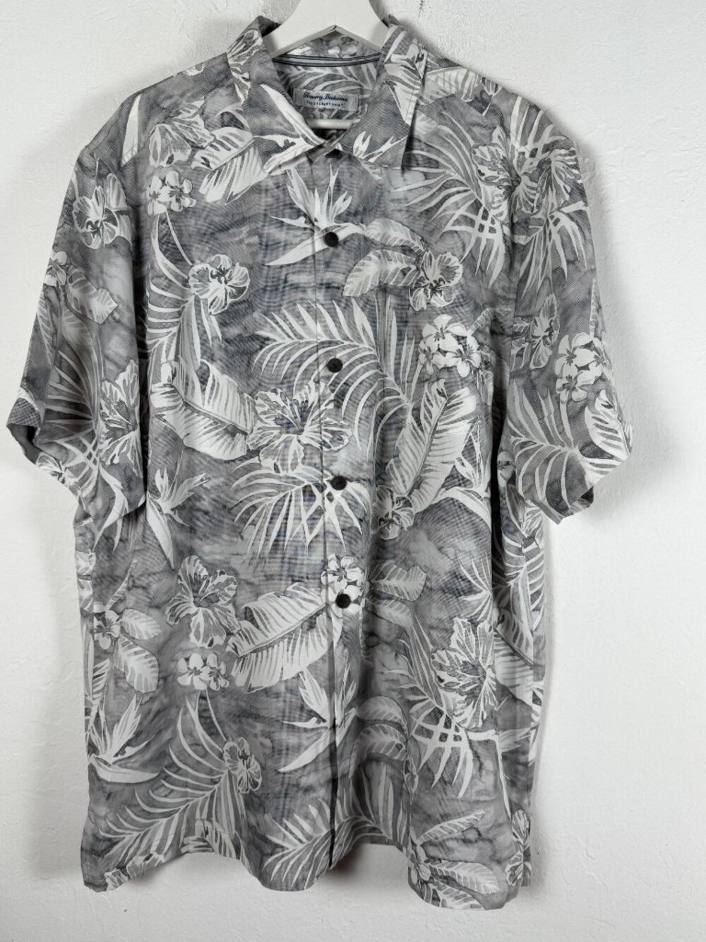 Tommy Bahama The Coconut Point Men’s XL Shirt Gray Floral Camp Button Up Casual